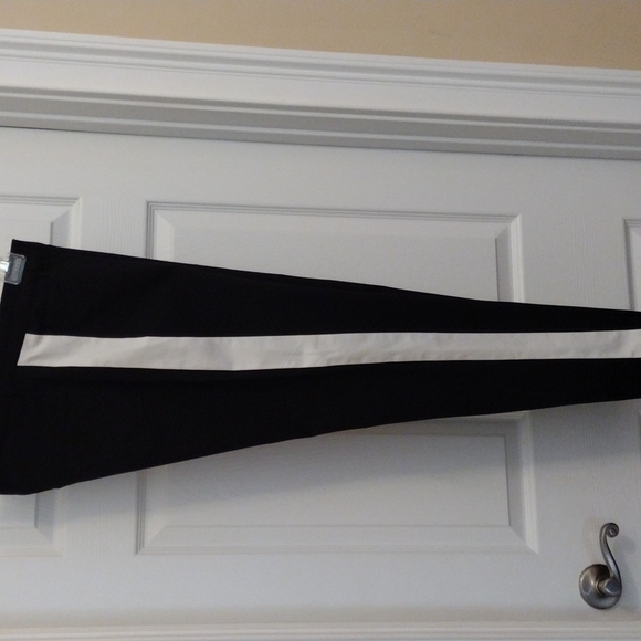 Kenneth Cole NWOT black skinny pants white stripe down side of legs - Picture 2 of 6